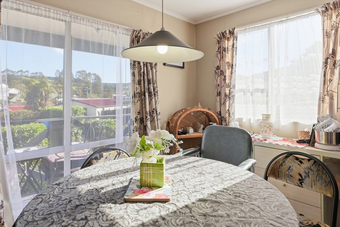 Family-Friendly Living with Elevated Views - Aanzicht 5