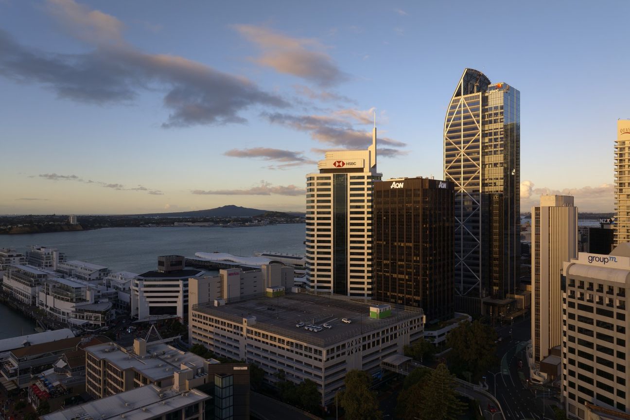 Exceptional waterfront workspace in HSBC - View 6