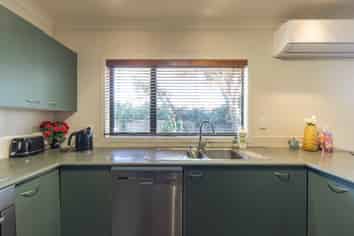 21 Catalina Drive, Melville