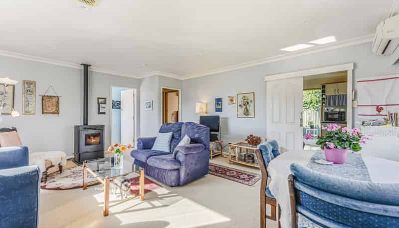 2/3A Suter Street, Stoke