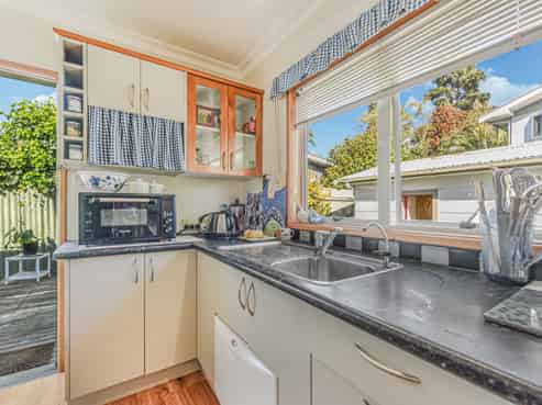 2/3A Suter Street, Stoke