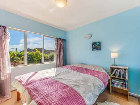 2/3A Suter Street, Stoke