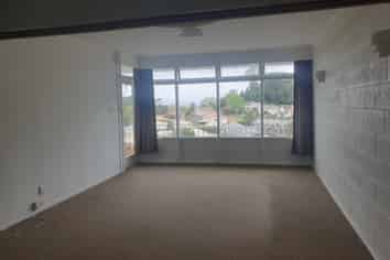 1/23A Hillsborough Road, Hillsborough