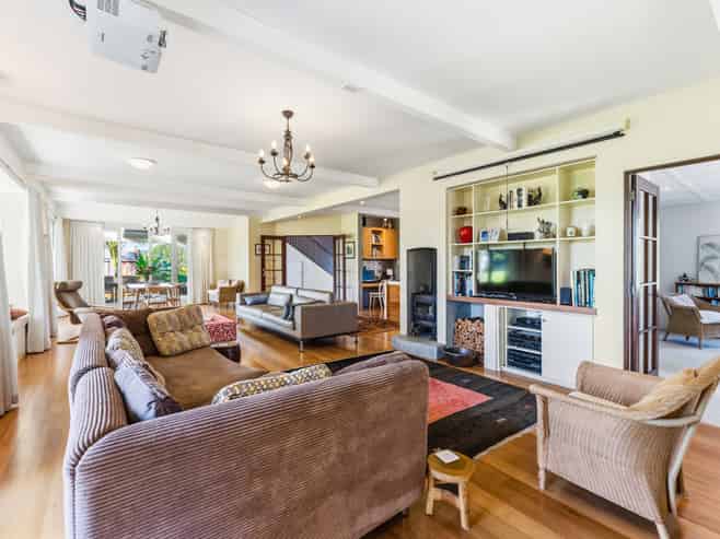 90 Wades Road, Whitford