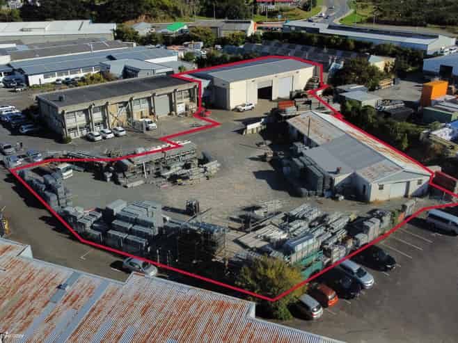 Affordable yard with mint workshop