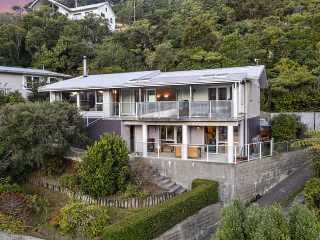 29 Seaview Crescent, Picton