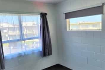 4/235 Old Farm Road, Hillcrest