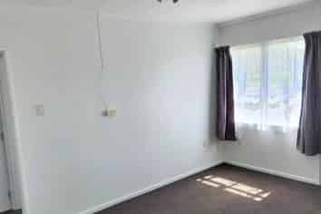 4/235 Old Farm Road, Hillcrest