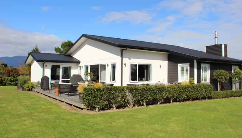 72 Snodgrass Road, Westport
