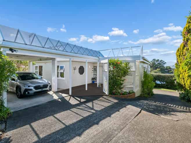 21 Stapleford Crescent, Browns Bay