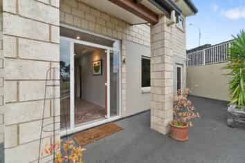 283 Hillsborough Road, Hillsborough