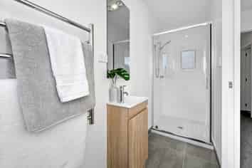 4/3 Derrett Place, Mangere Bridge