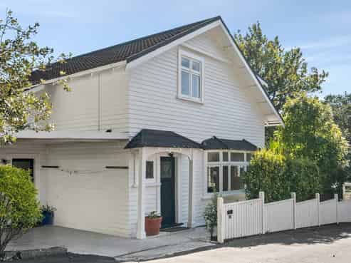 32 Brougham Street, Nelson South