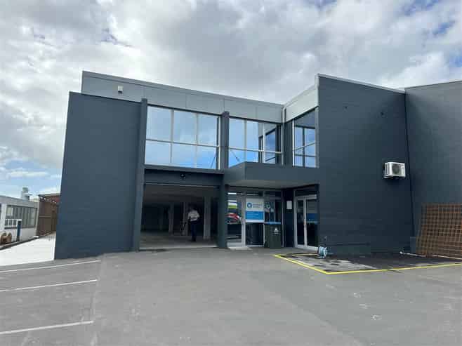 CBRE | Well-Presented Trade Retail