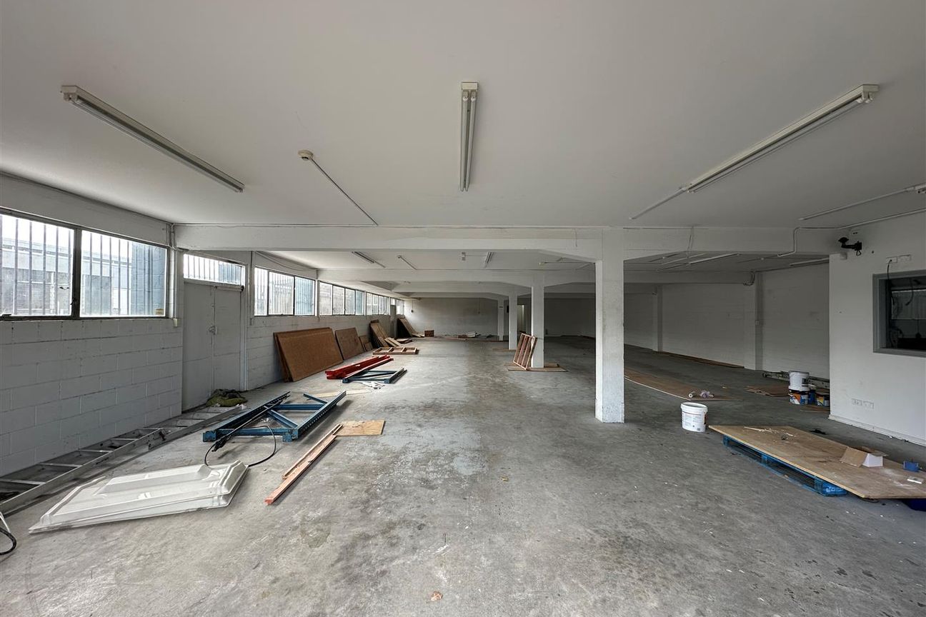 CBRE | Well-Presented Trade Retail – pohled 5