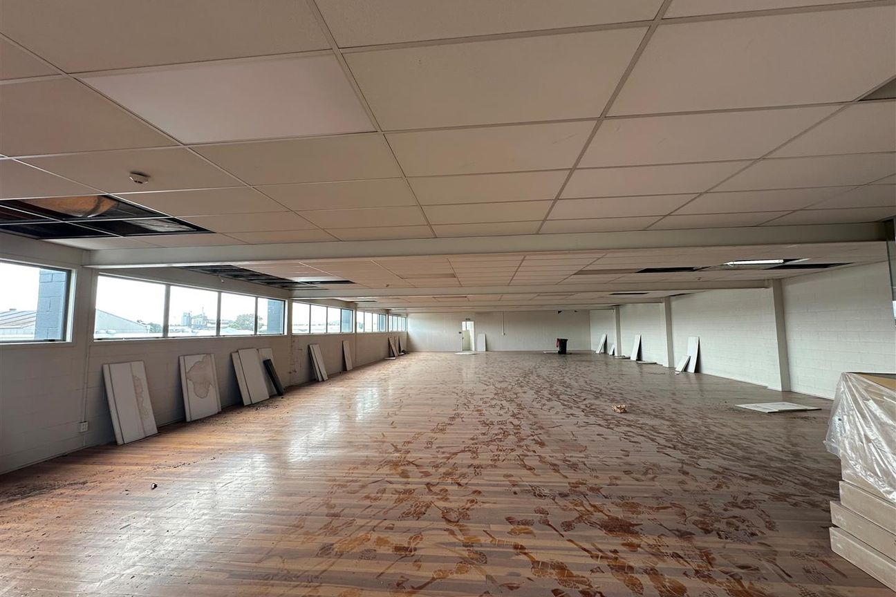 CBRE | Well-Presented Trade Retail – pohled 6