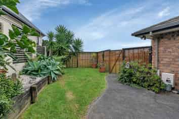 18 Conifer Grove, Kamo