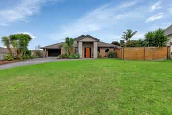 18 Conifer Grove, Kamo