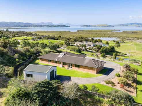 107 Toetoe Road, Otaika