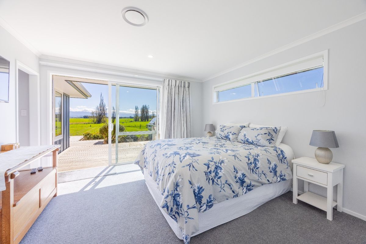 3 BEDROOMS - WAIPUKURAU - Więcej