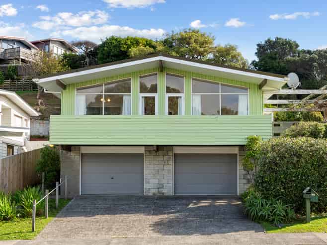 25 Churton Drive, Churton Park