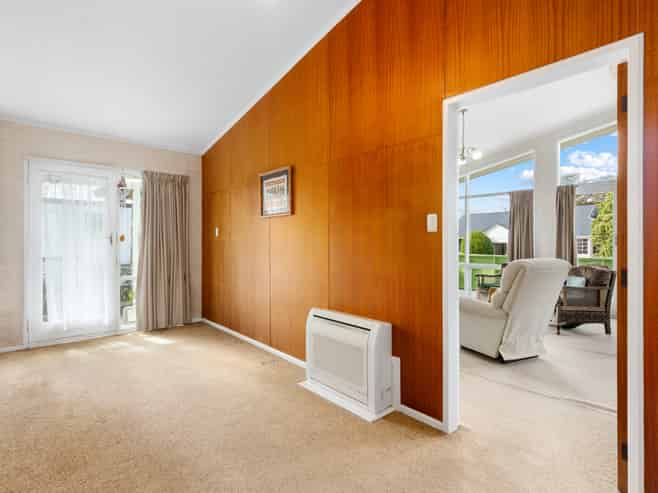 25 Churton Drive, Churton Park