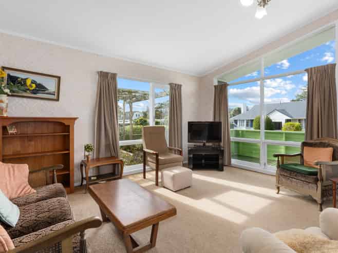 25 Churton Drive, Churton Park