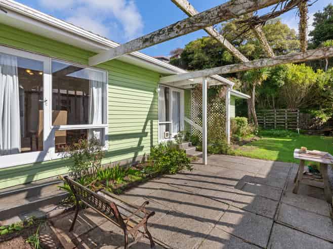 25 Churton Drive, Churton Park