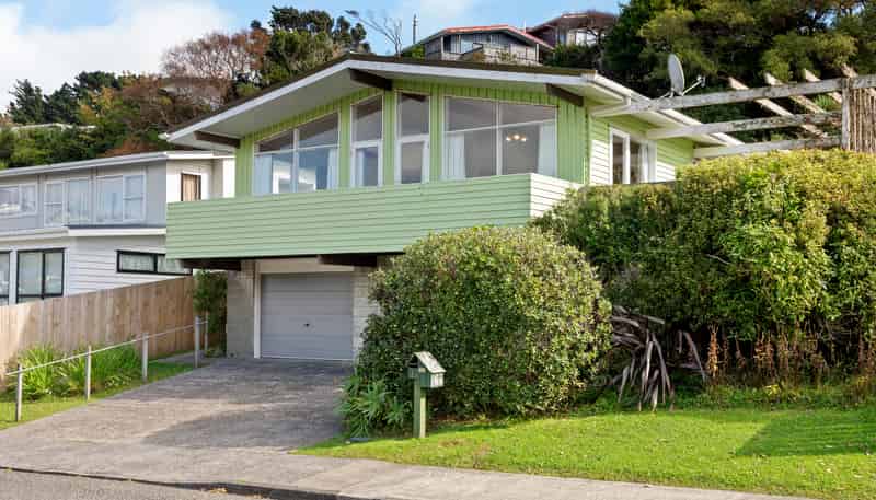 25 Churton Drive, Churton Park