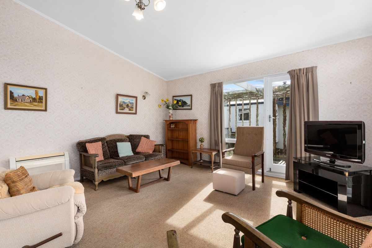 Opportunity in Churton Park Packed with Potential! - Mehr