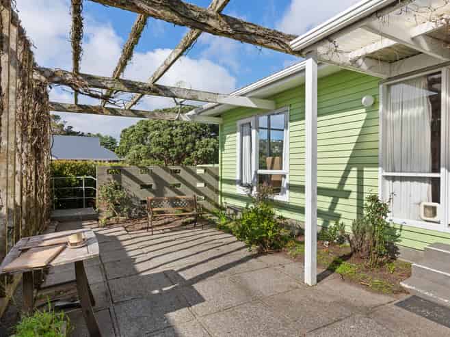 25 Churton Drive, Churton Park