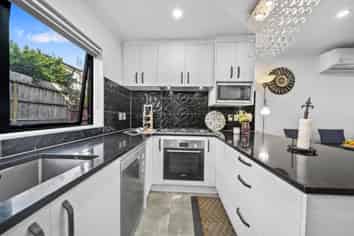 17D Weston Avenue, Papatoetoe