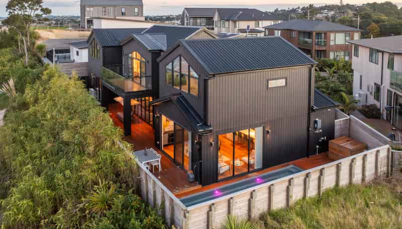 4 Taku Close, Long Bay