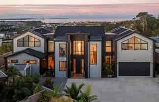 4 Taku Close, Long Bay