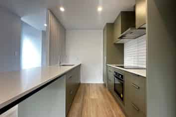 21/7 Johnston Grove, Taita