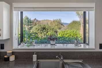 4 Franklyn Close, WAKEFIELD