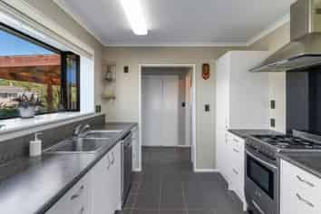 4 Franklyn Close, WAKEFIELD