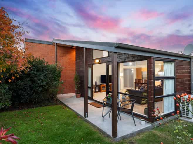 32A Farquhars Road, Redwood