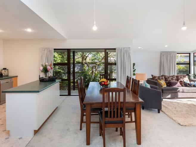 32A Farquhars Road, Redwood