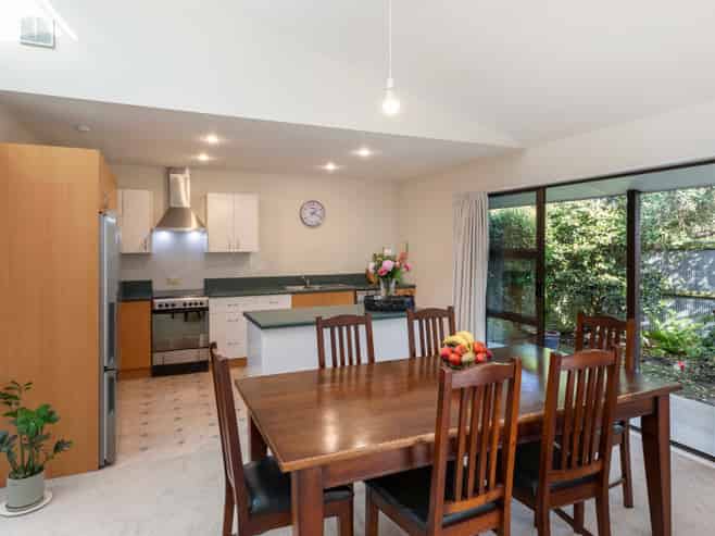 32A Farquhars Road, Redwood