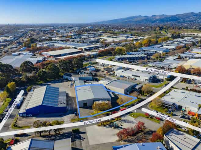 Modern, Conventional Wigram Warehouse & Office 