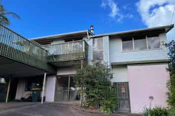 893 Whangaparoa Road, Manly