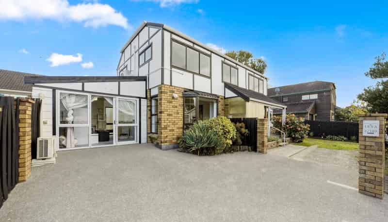 2/189 Onewa Road, Birkenhead