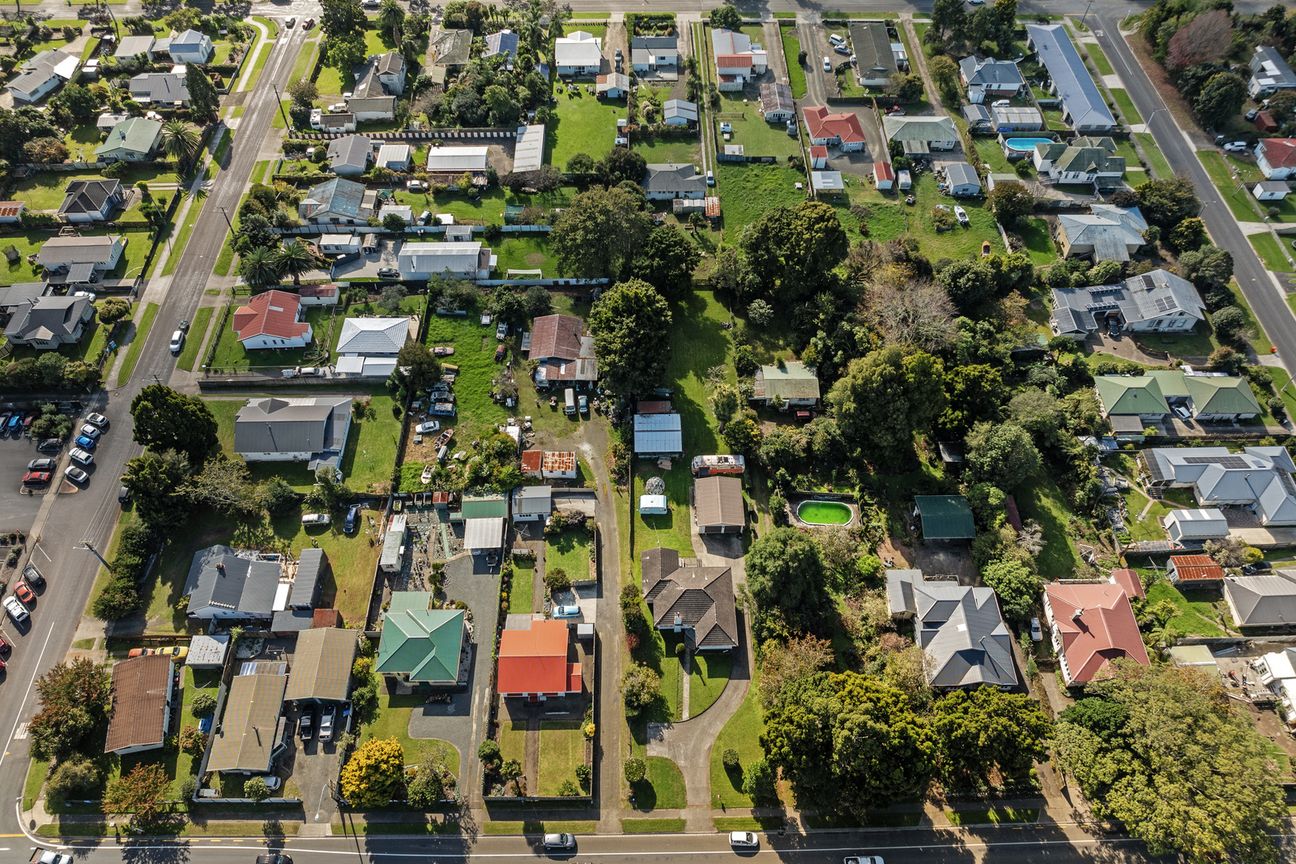 Main Road Opportunity- Large Residential Site - Widok 5