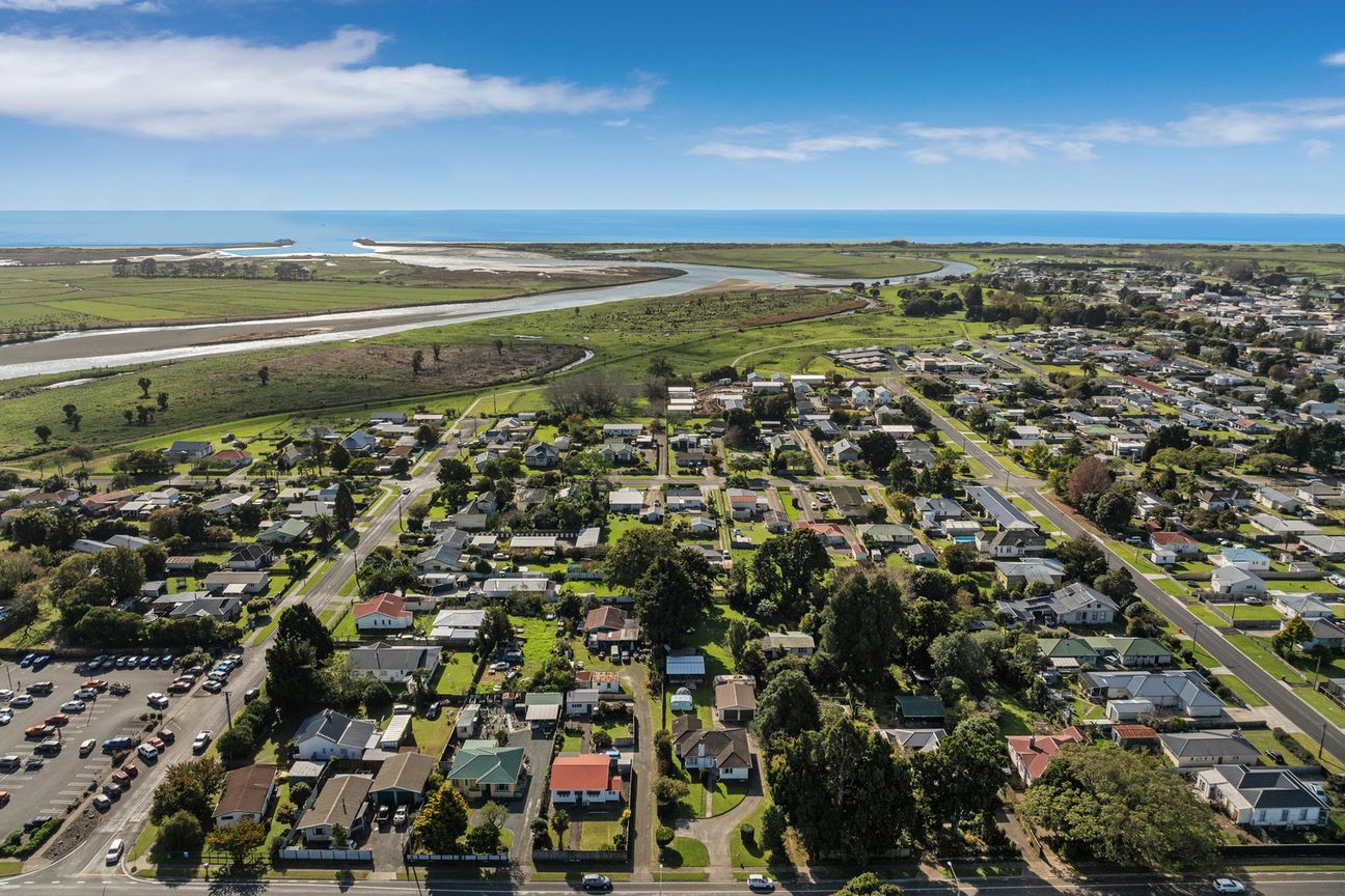 Main Road Opportunity- Large Residential Site - Widok 3