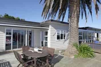 7 Jeep Rd, Raumati South