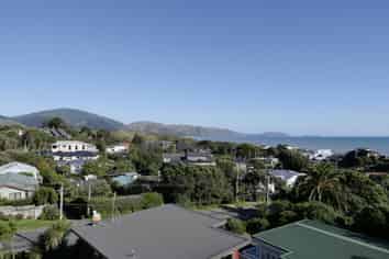 7 Jeep Rd, Raumati South