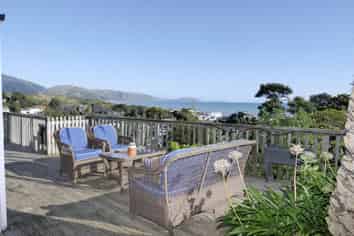 7 Jeep Rd, Raumati South