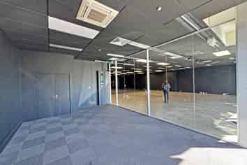 PRIME EXPOSURE GROUND FLOOR RETAIL ON CORINTHIAN
