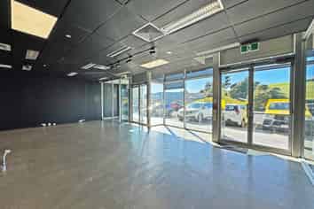 PRIME EXPOSURE GROUND FLOOR RETAIL ON CORINTHIAN
